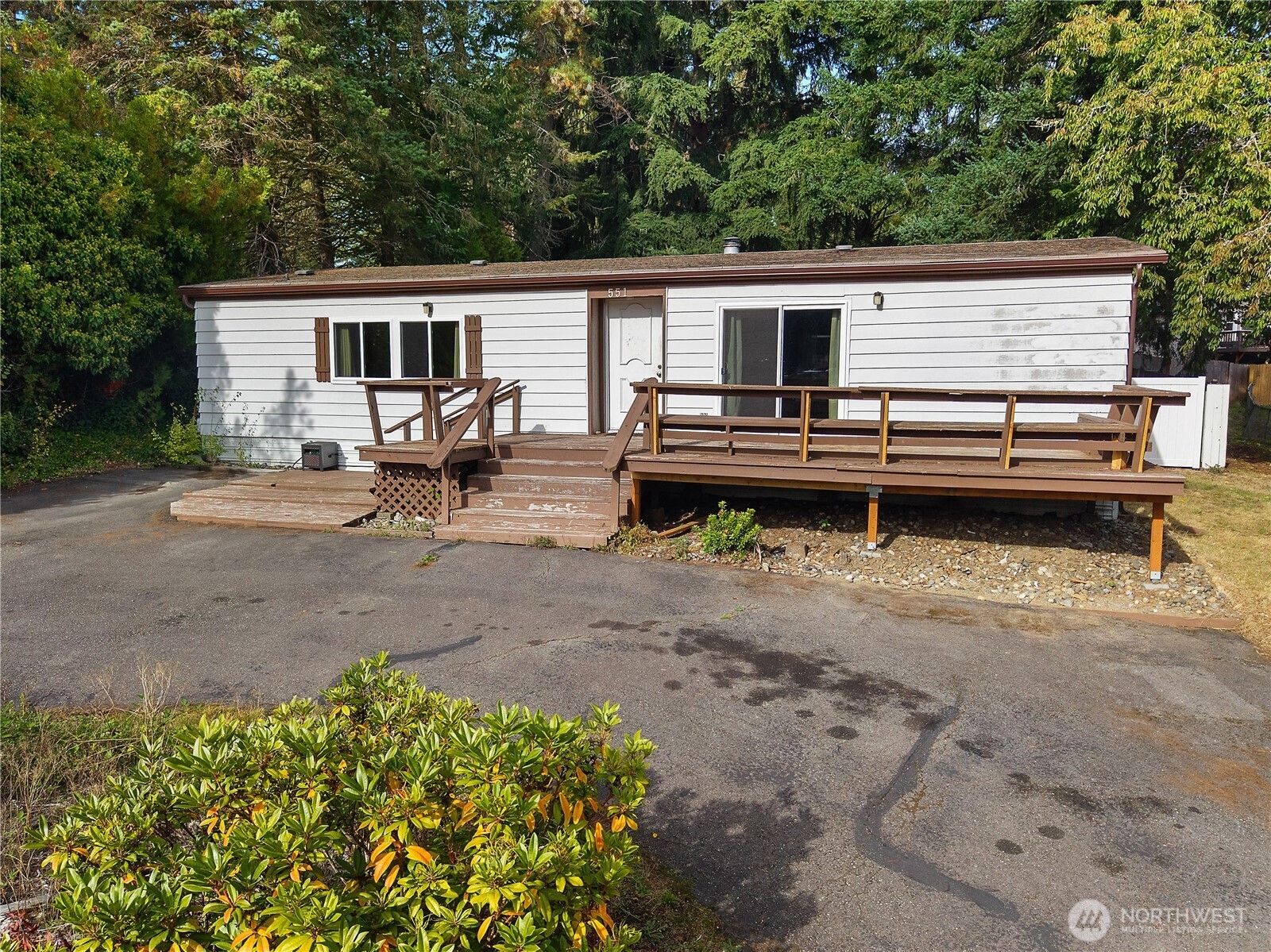 551 Se Crescent Drive Property Photo 1