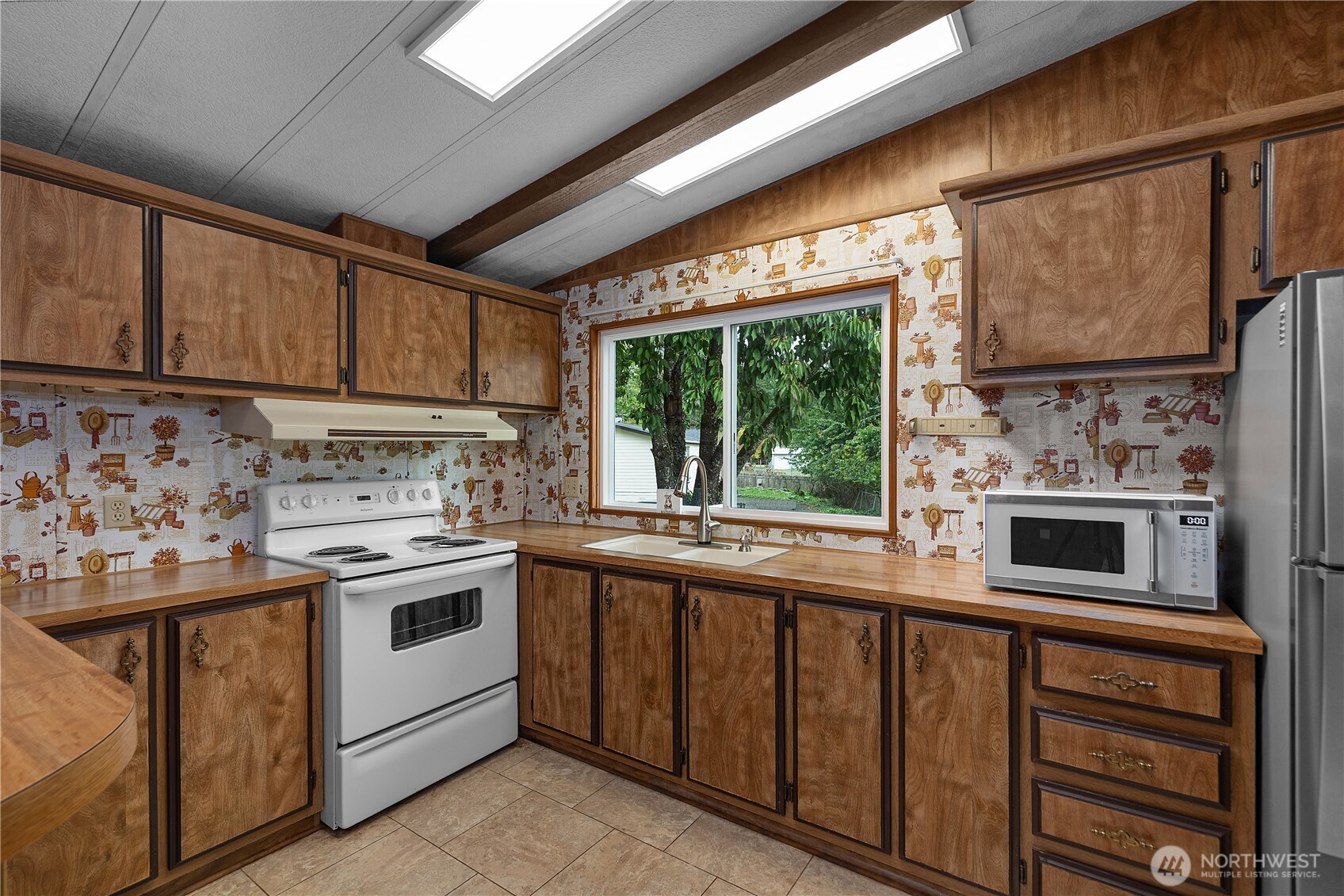 551 Se Crescent Drive Property Photo 12