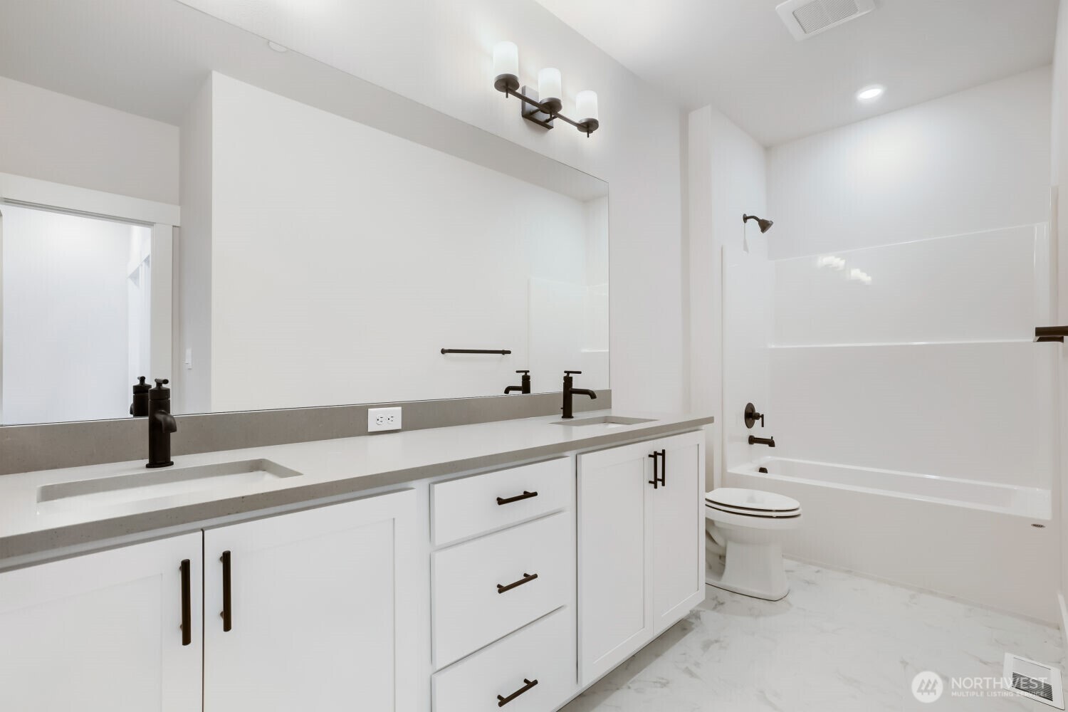 306 182nd Place Property Photo 17