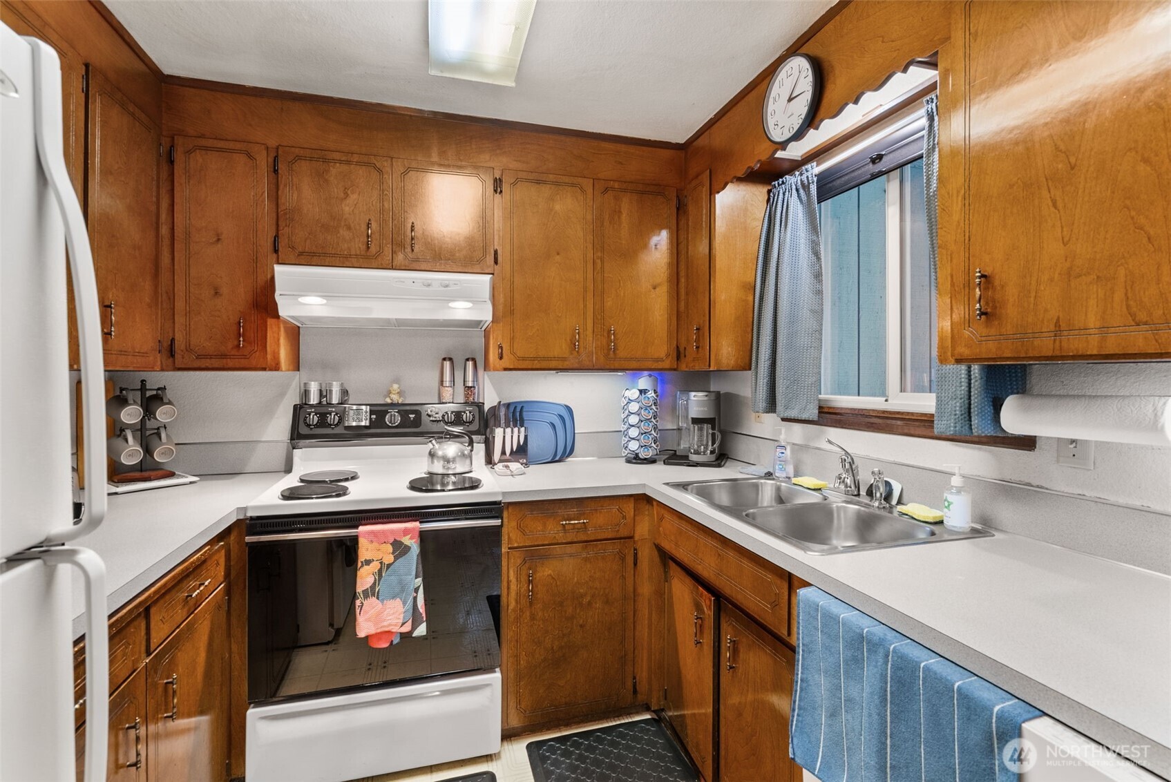 921 923 Central Street Property Photo 8