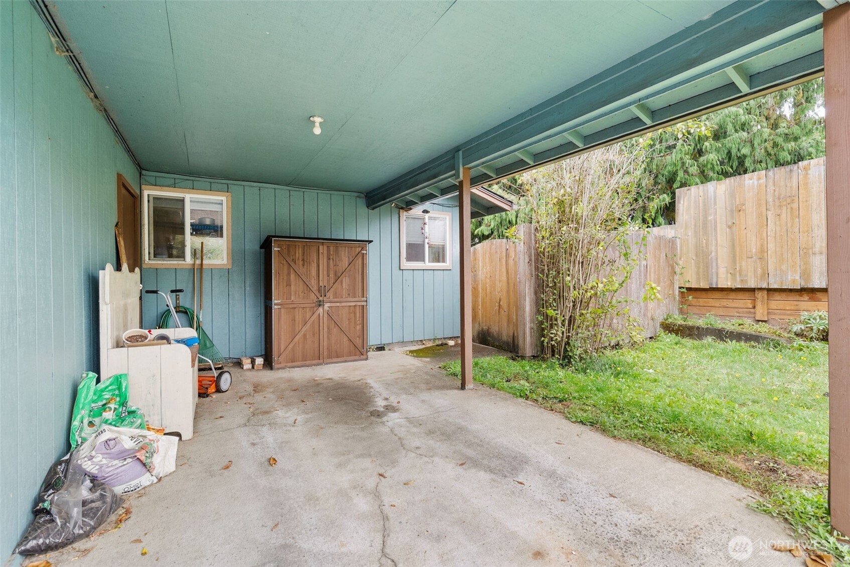 921 923 Central Street Property Photo 19