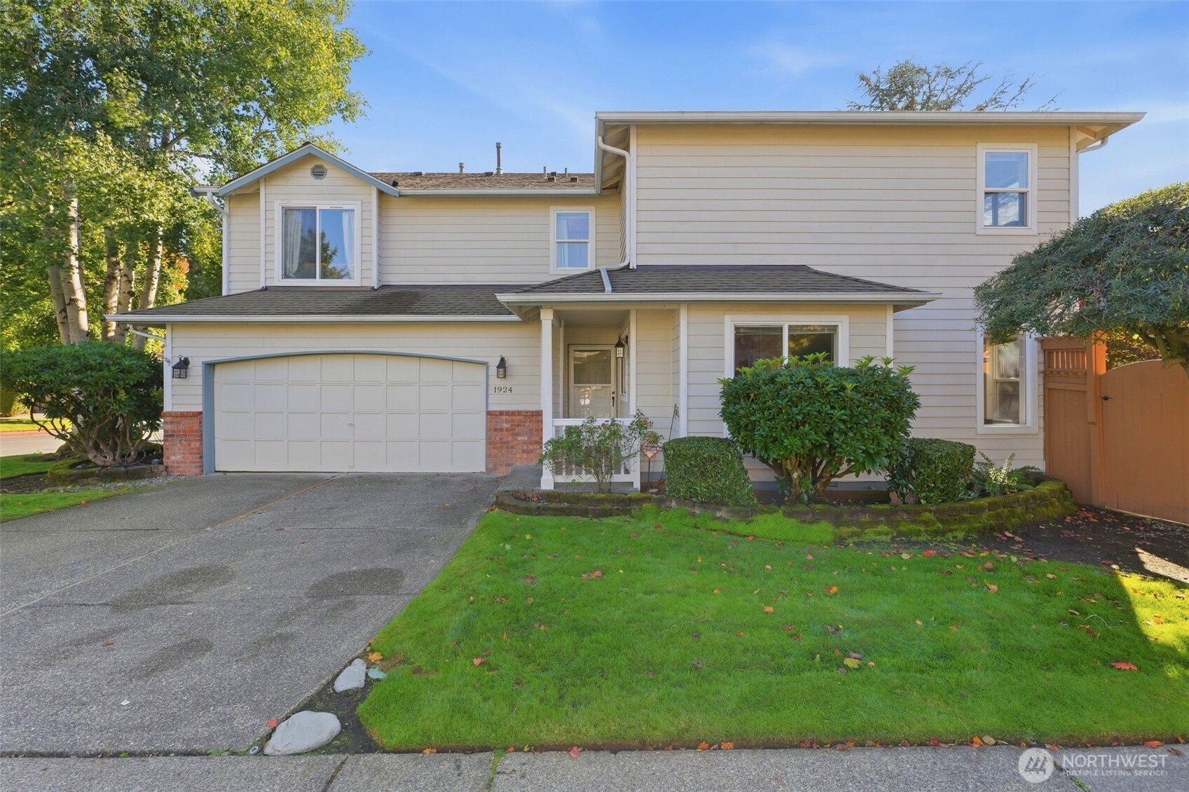 1924 187th Place Property Photo 2