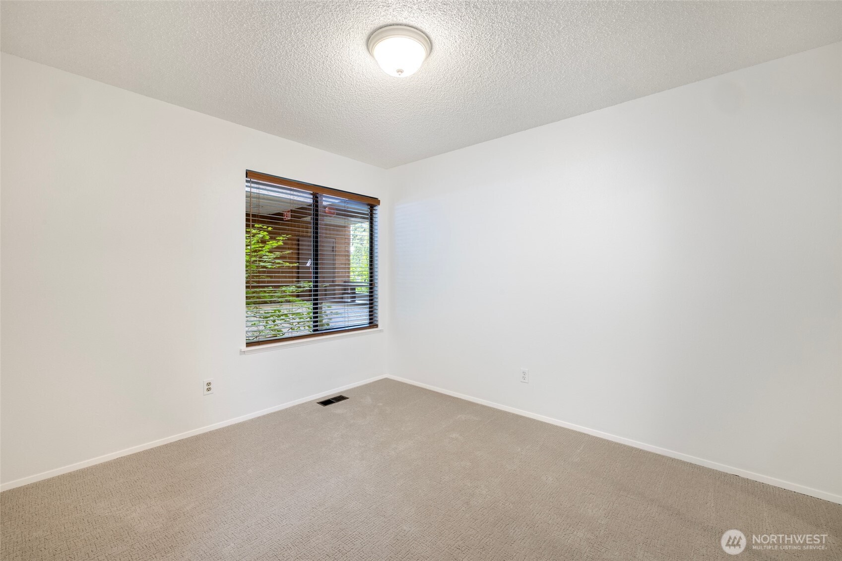 10817 Glen Acres Dr B Property Photo 16