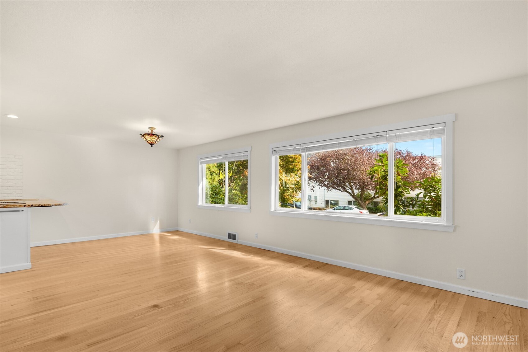 9515 Linden Avenue Property Photo 13