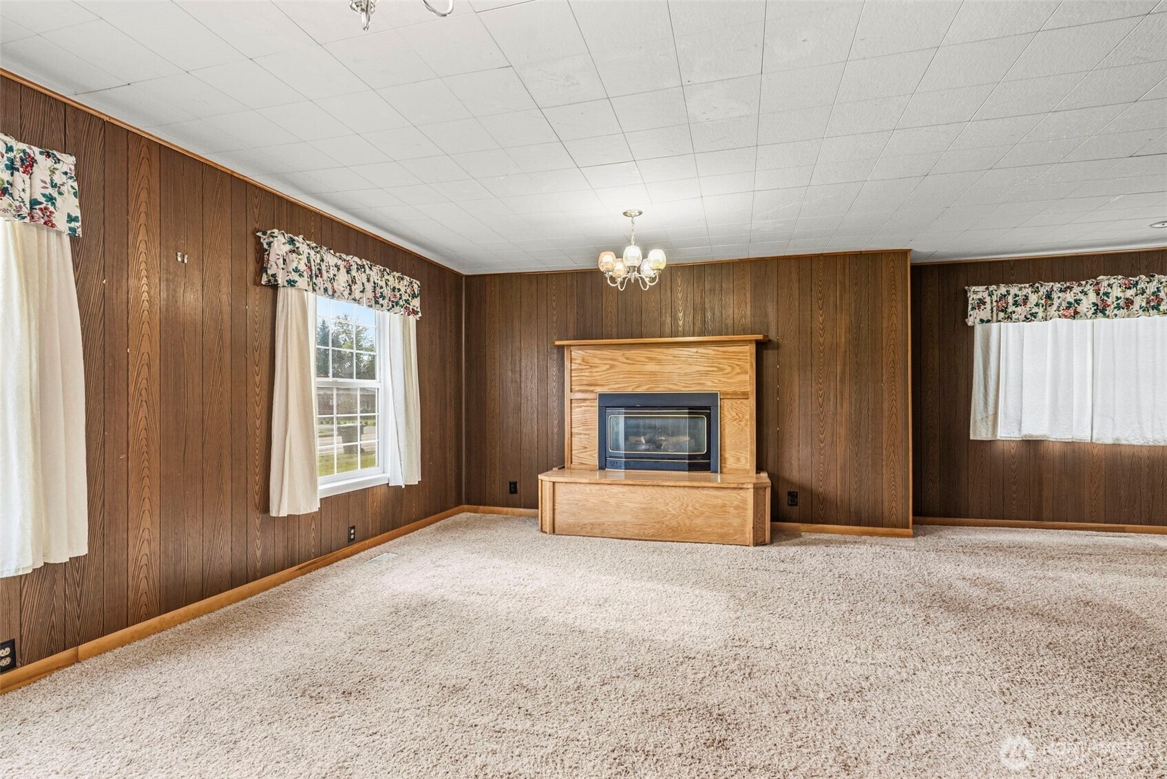 2535 30th Avenue Property Photo 3