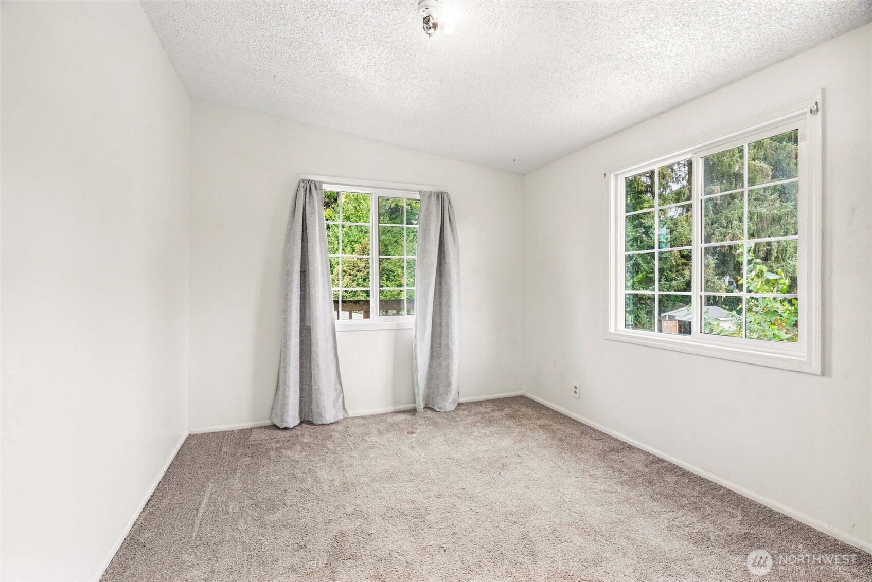 2535 30th Avenue Property Photo 18