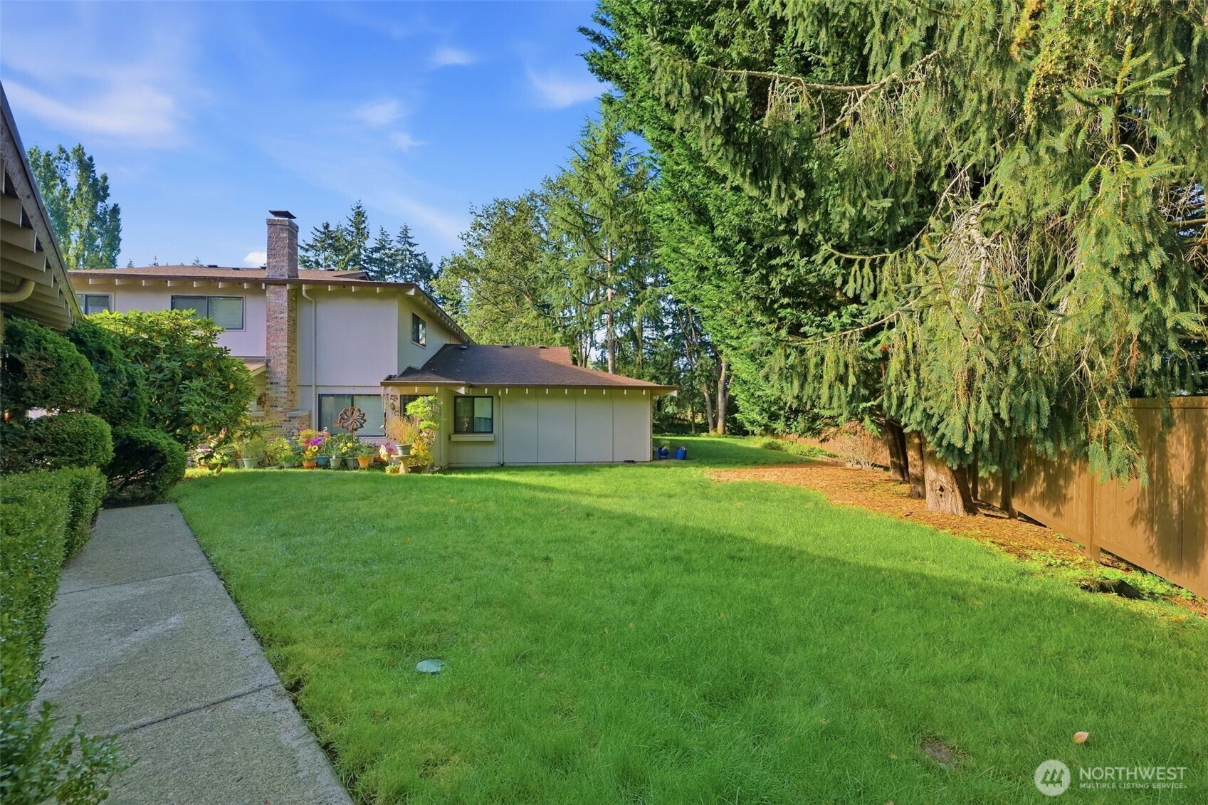 2802 Garden Court A Property Photo 5