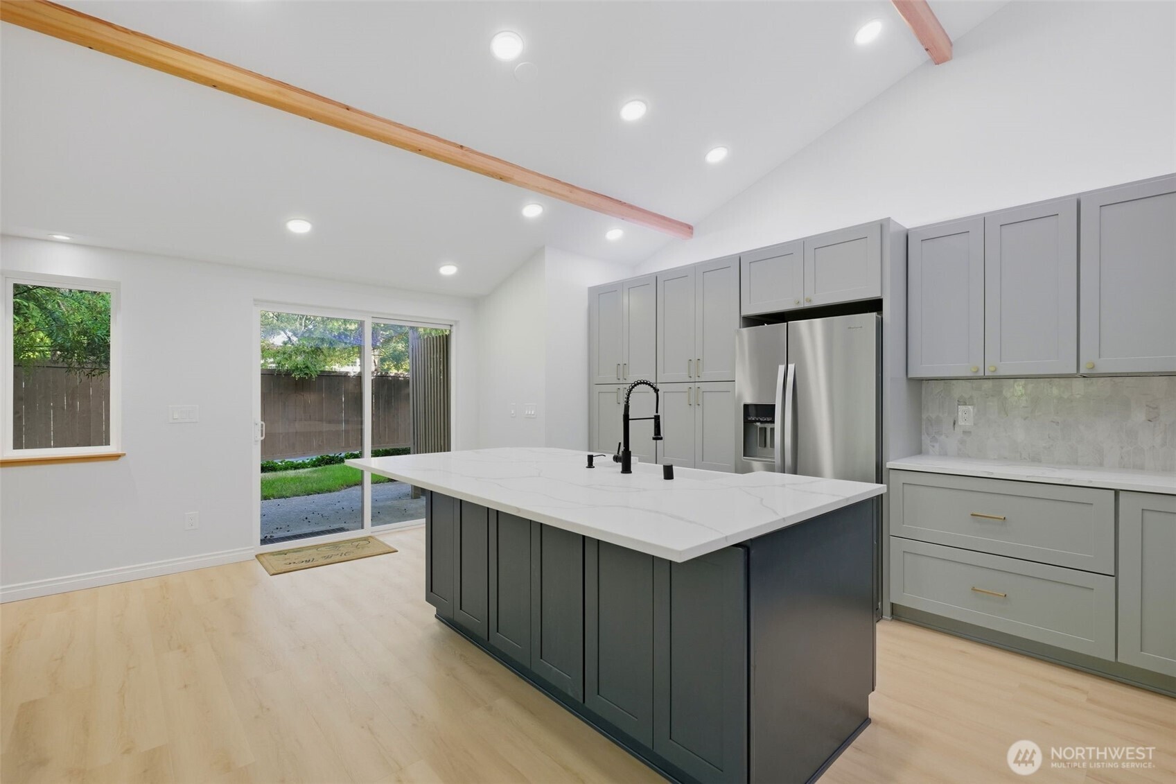 2802 Garden Court A Property Photo 6