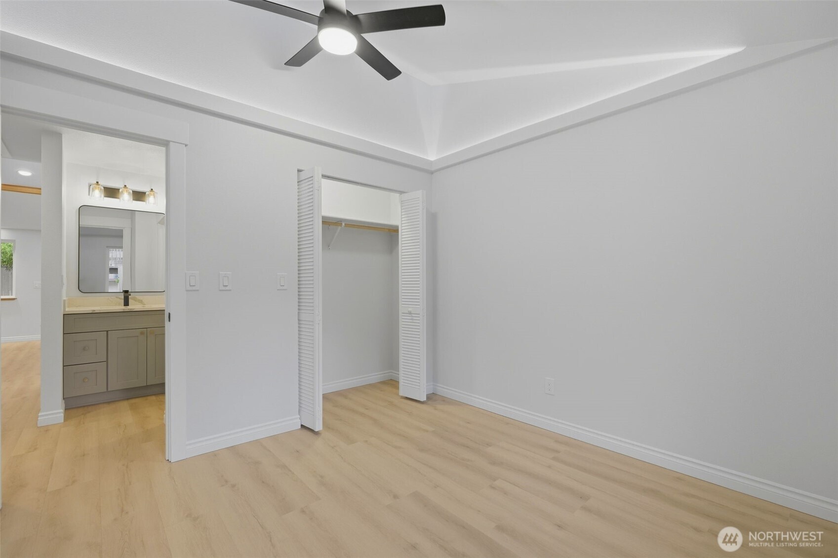 2802 Garden Court A Property Photo 15