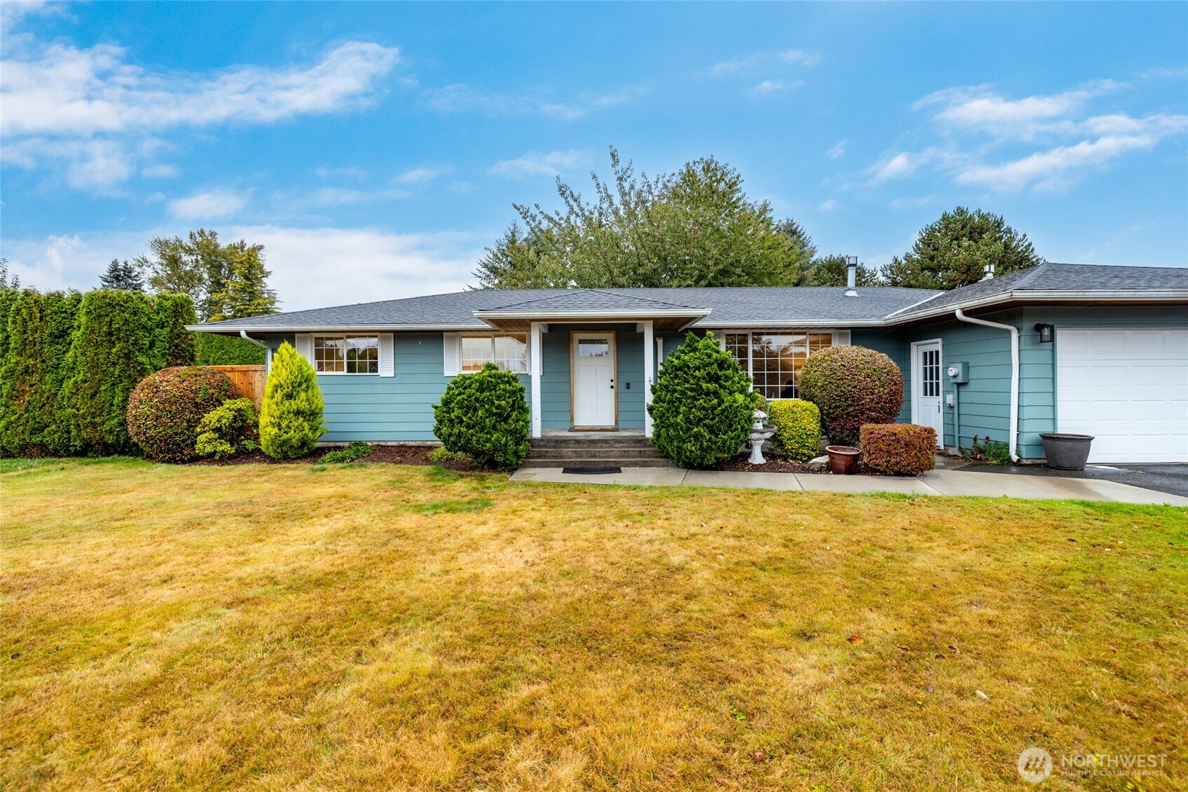 18727 Fishermans Loop Property Photo 2