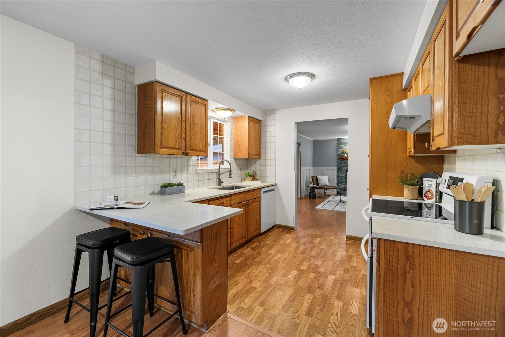 18727 Fishermans Loop Property Photo 13