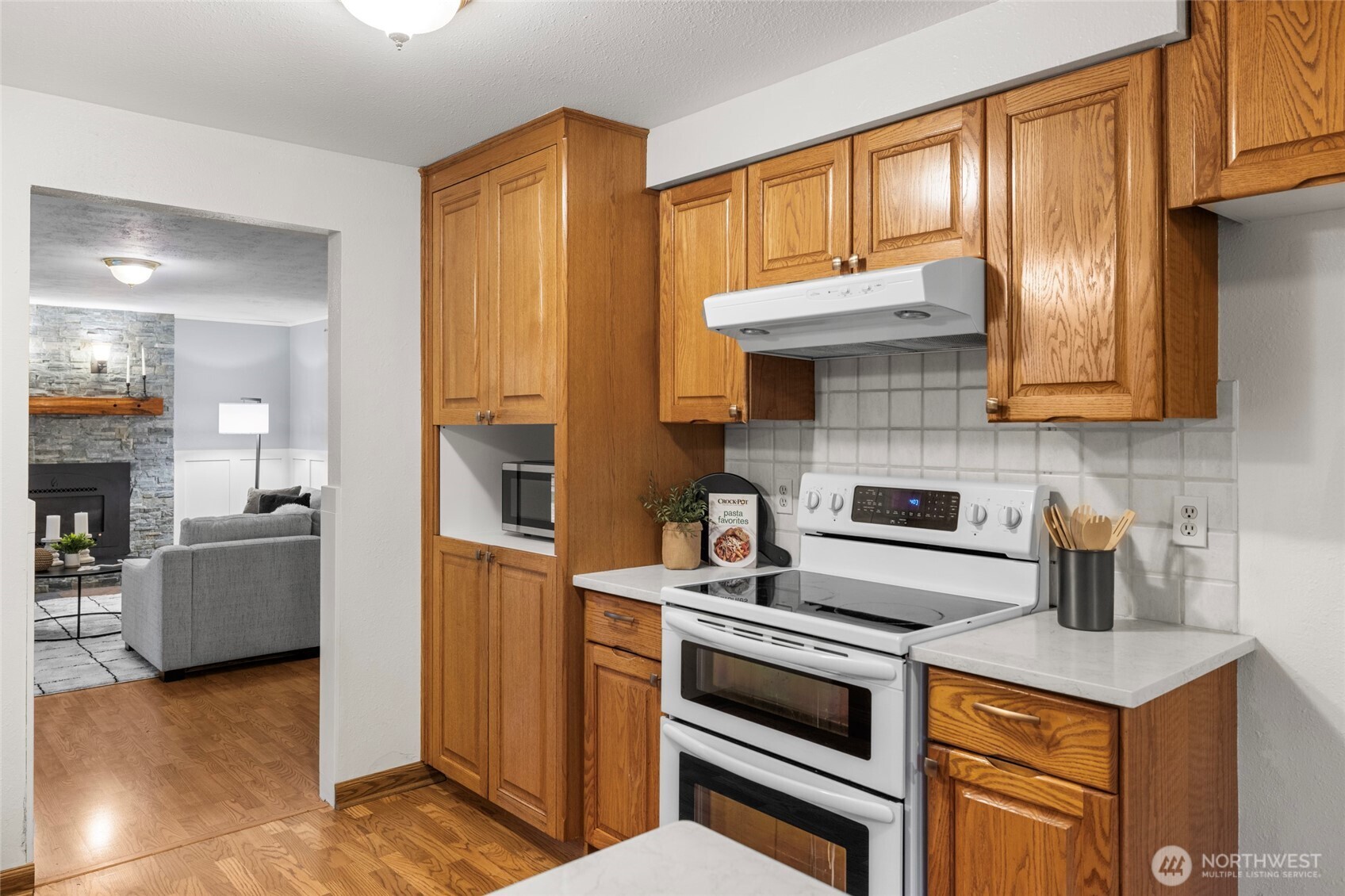 18727 Fishermans Loop Property Photo 15