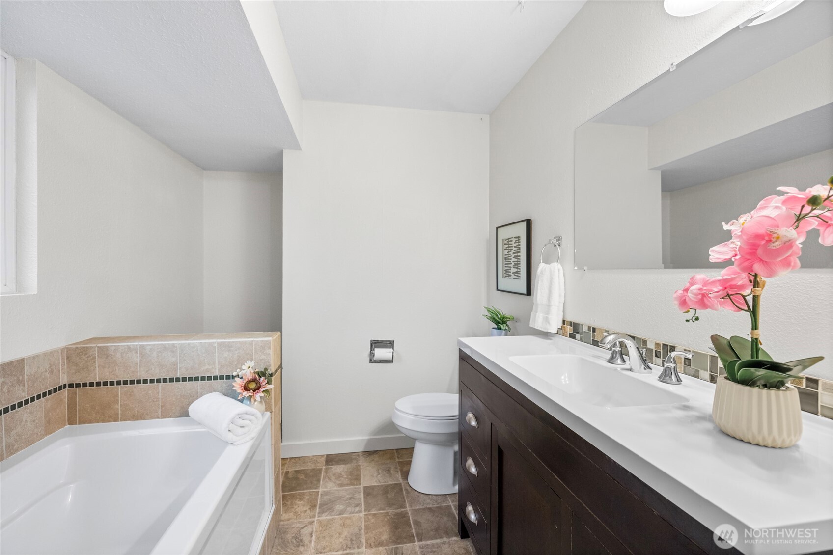 18727 Fishermans Loop Property Photo 28