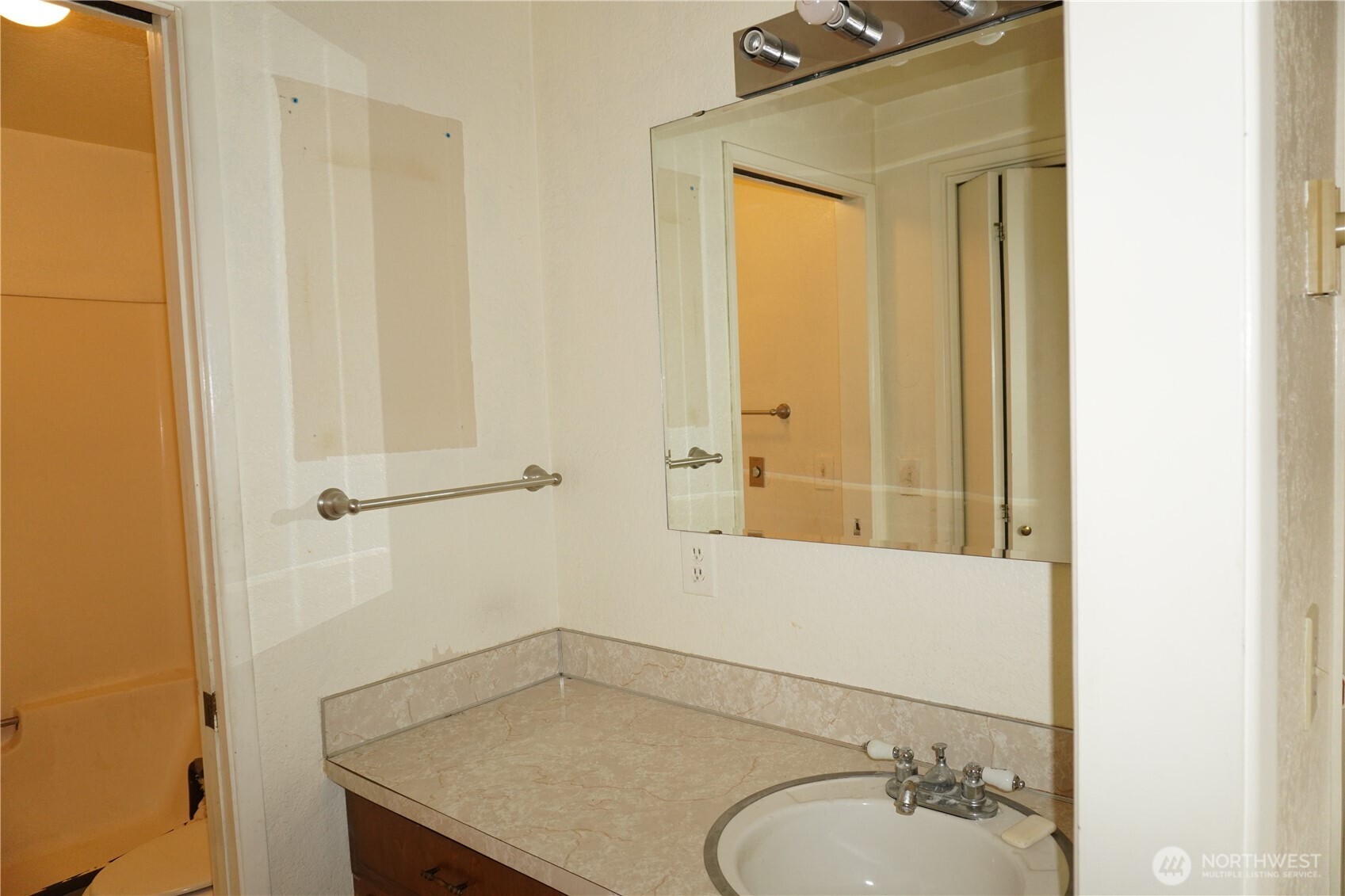 711 Christman Place Property Photo 12