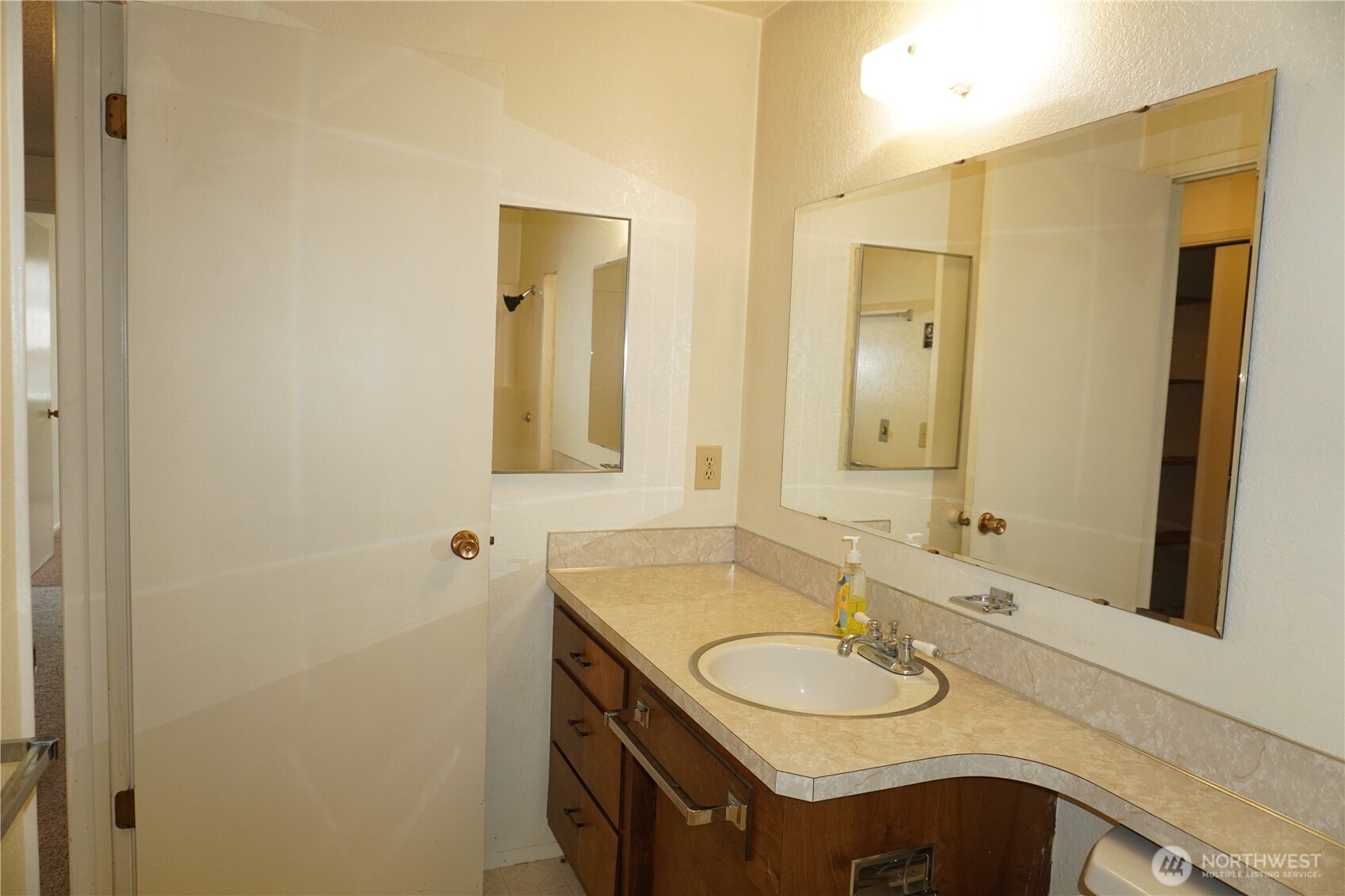 711 Christman Place Property Photo 18