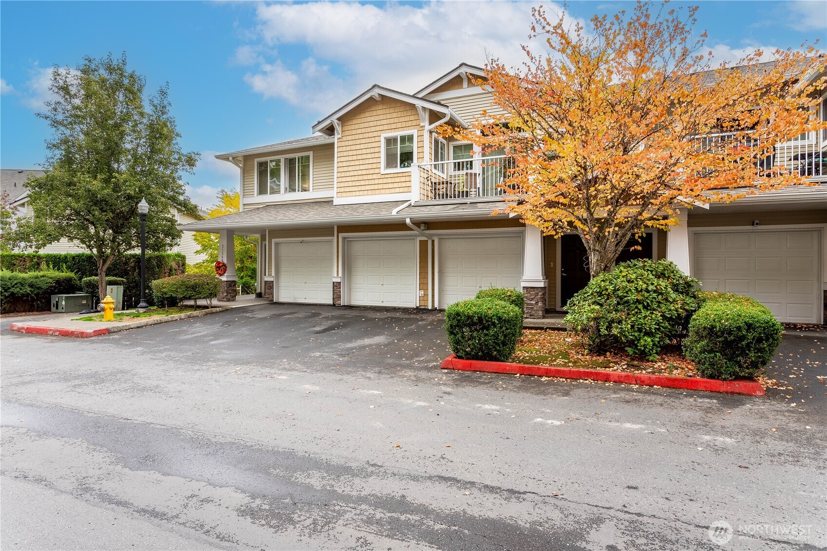 21240 40th Place Unit B Property Photo 1