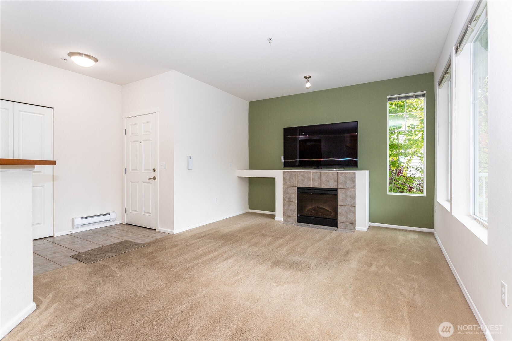 21240 40th Place Unit B Property Photo 2