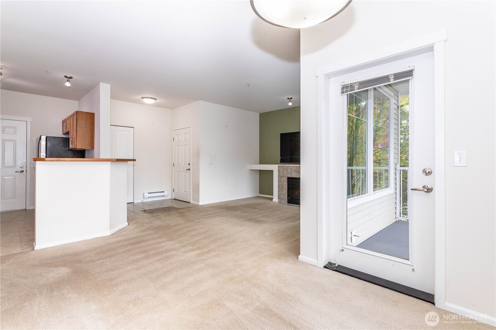 21240 40th Place Unit B Property Photo 6