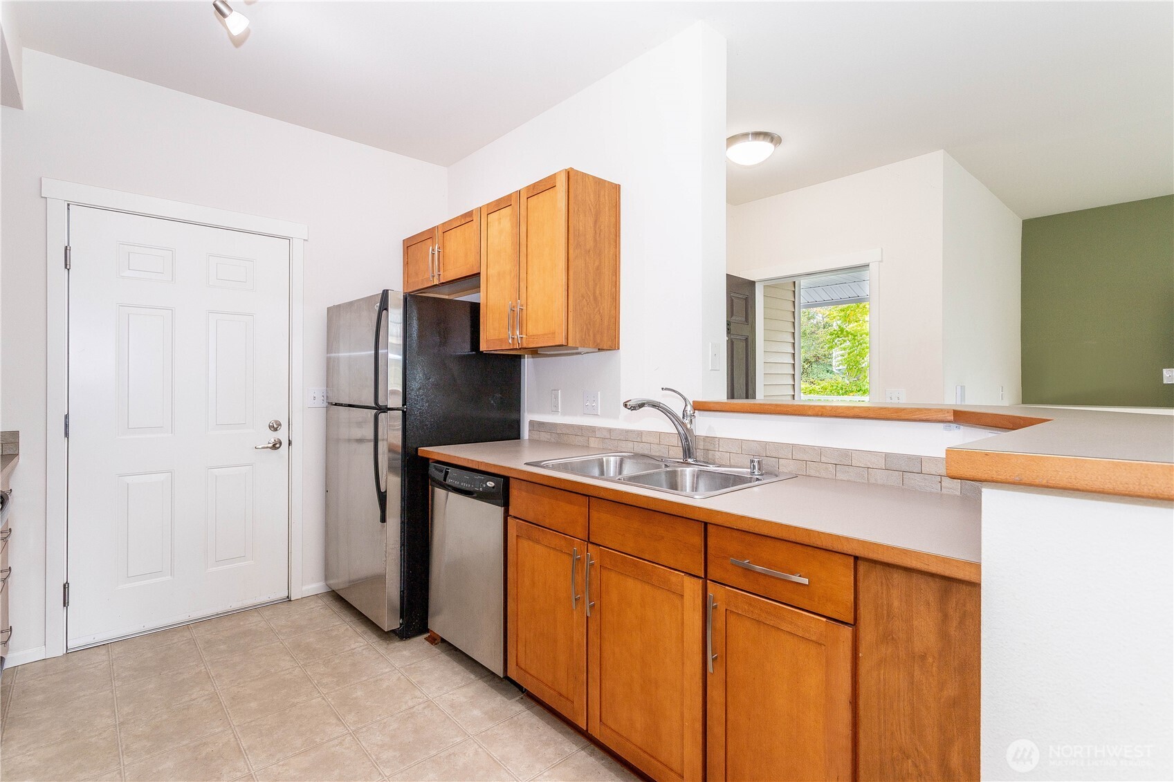 21240 40th Place Unit B Property Photo 8