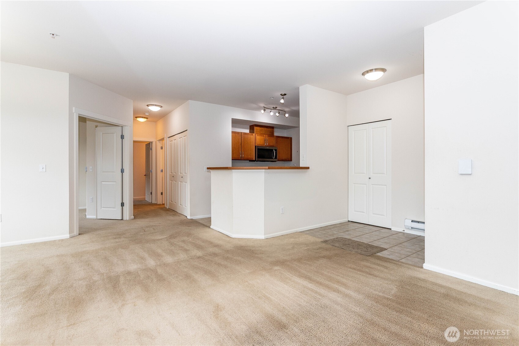 21240 40th Place Unit B Property Photo 9