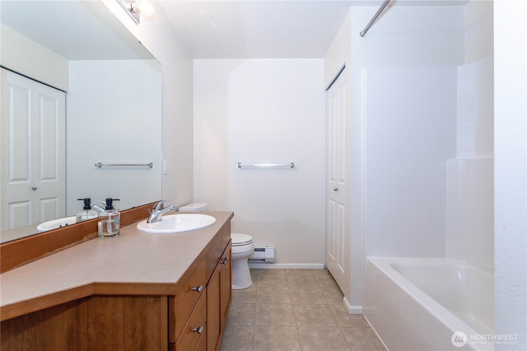 21240 40th Place Unit B Property Photo 15