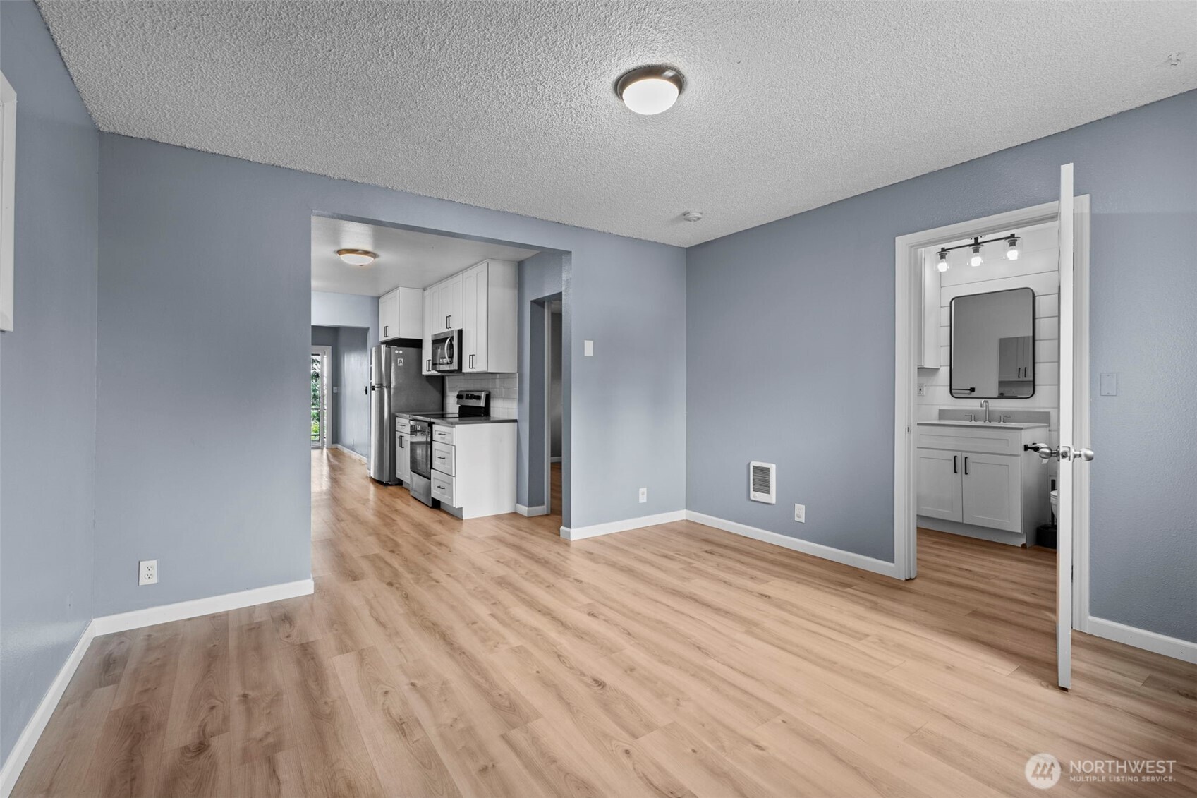 1102 Cowlitz Way Property Photo 3