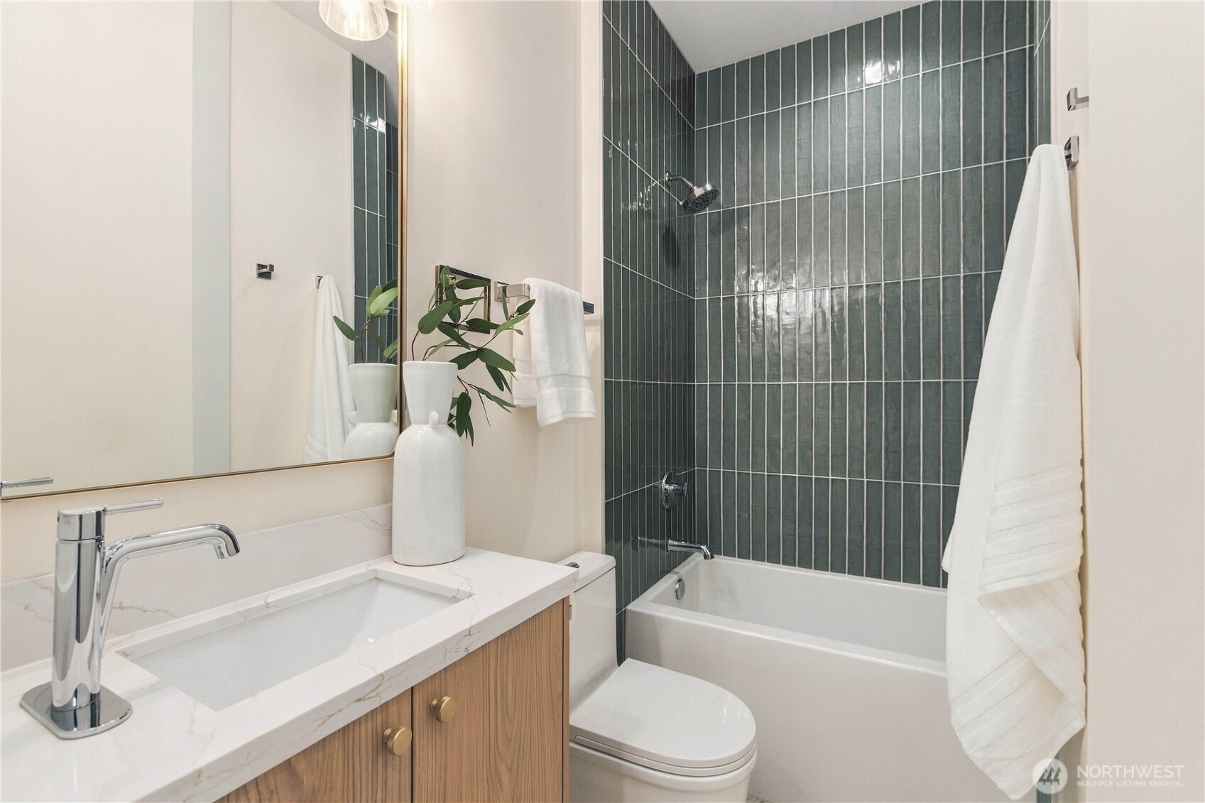 2328 Franklin Avenue G Property Photo 13