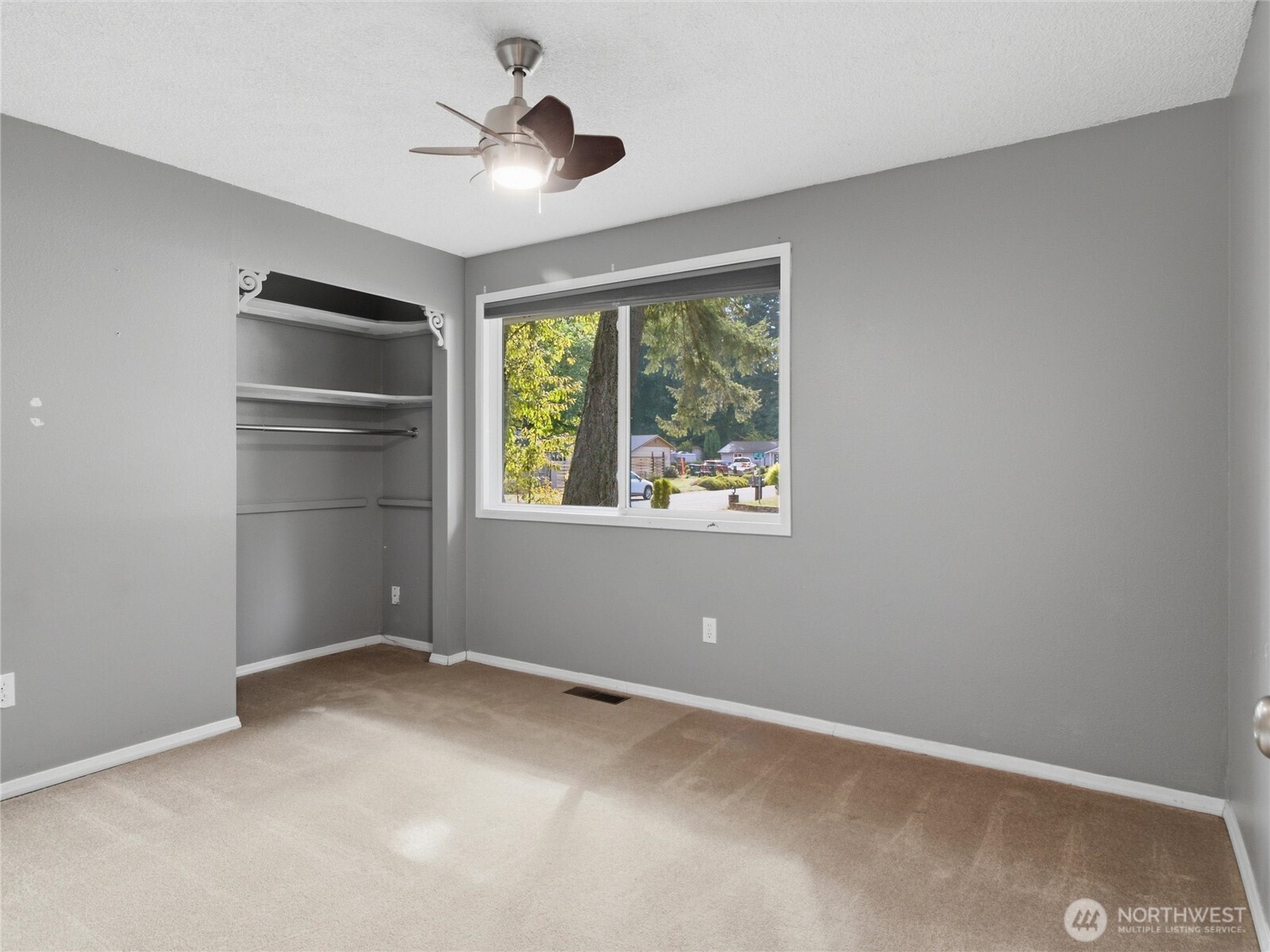 4803 33rd Court Property Photo 25