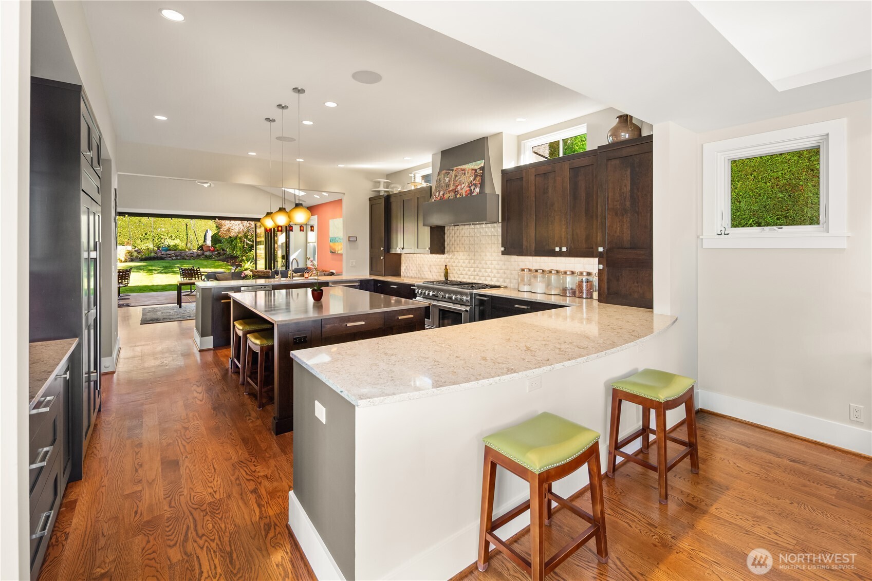2820 Magnolia Boulevard Property Photo 10