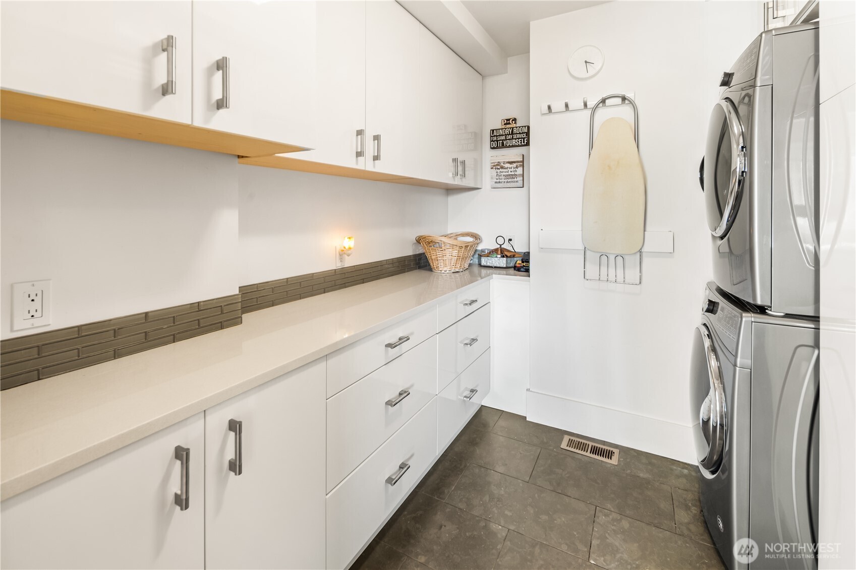 2820 Magnolia Boulevard Property Photo 32
