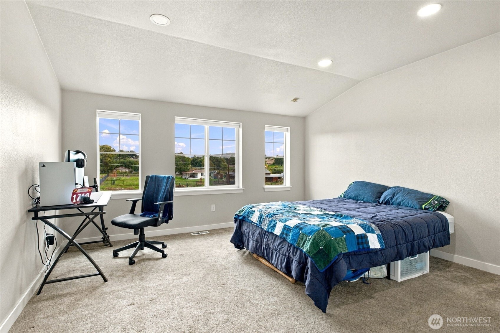 61 Thunder Road Property Photo 12