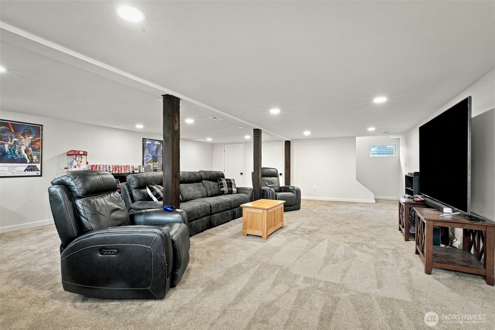 61 Thunder Road Property Photo 13
