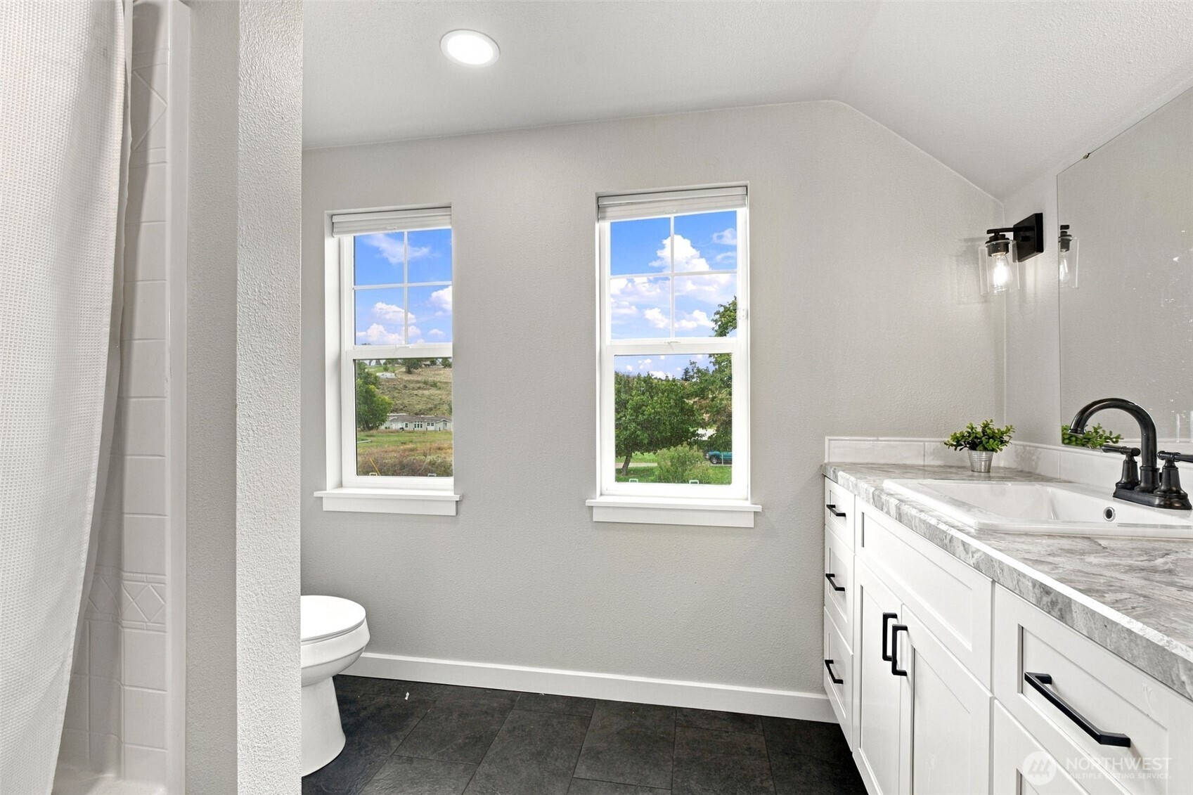 61 Thunder Road Property Photo 15