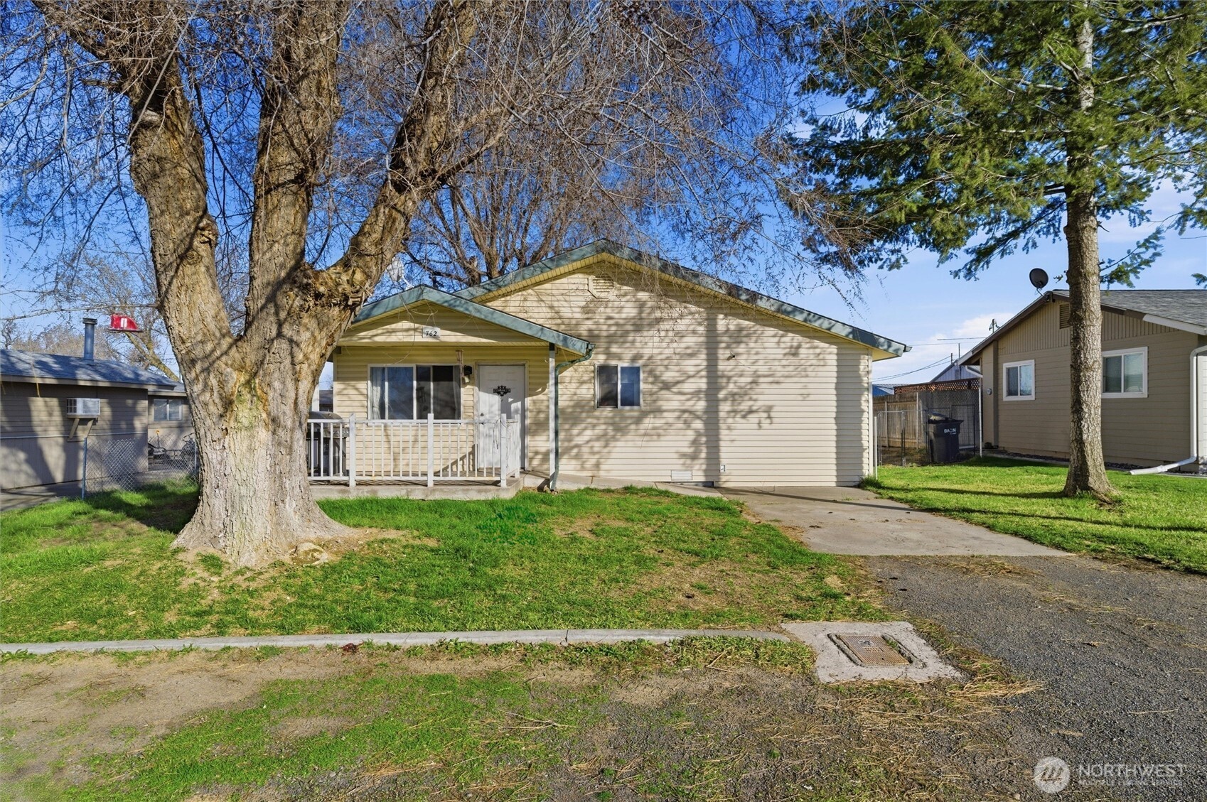 762 S 2nd Avenue Property Photo 1