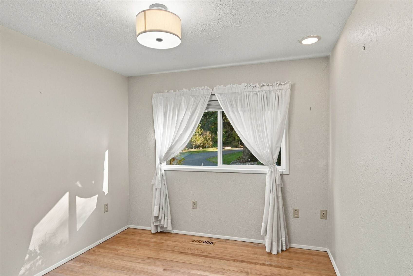 13717 214th Street Property Photo 26