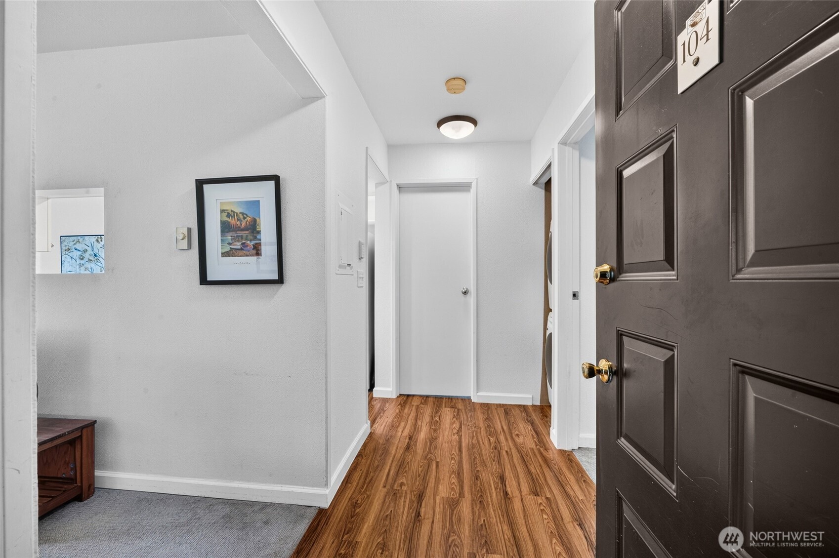 10410 Ne 32nd Place D-104 Property Photo 2