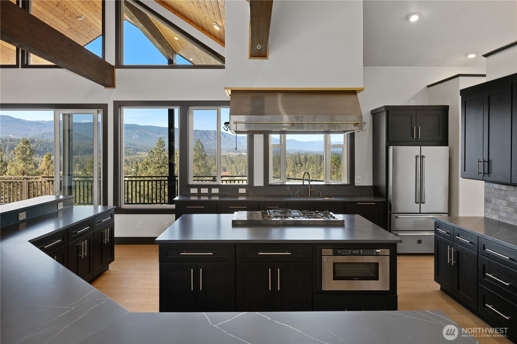 2262 Lambert Road Property Photo 3