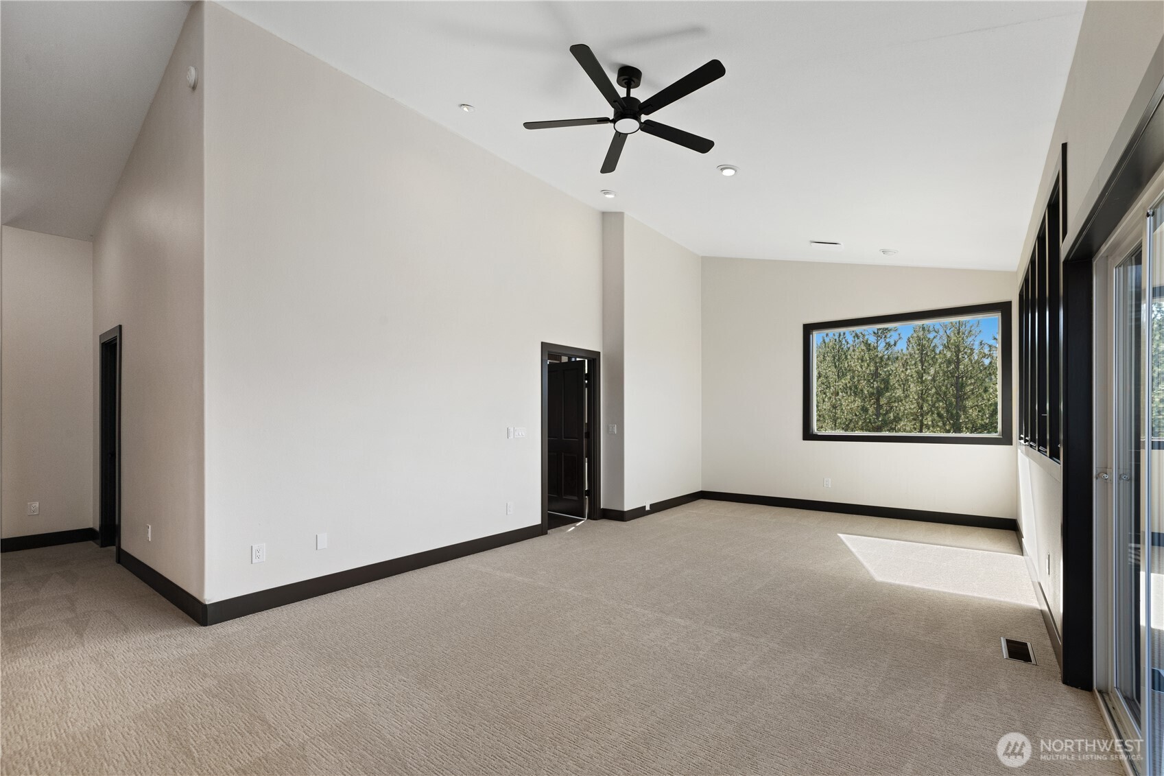 2262 Lambert Road Property Photo 13