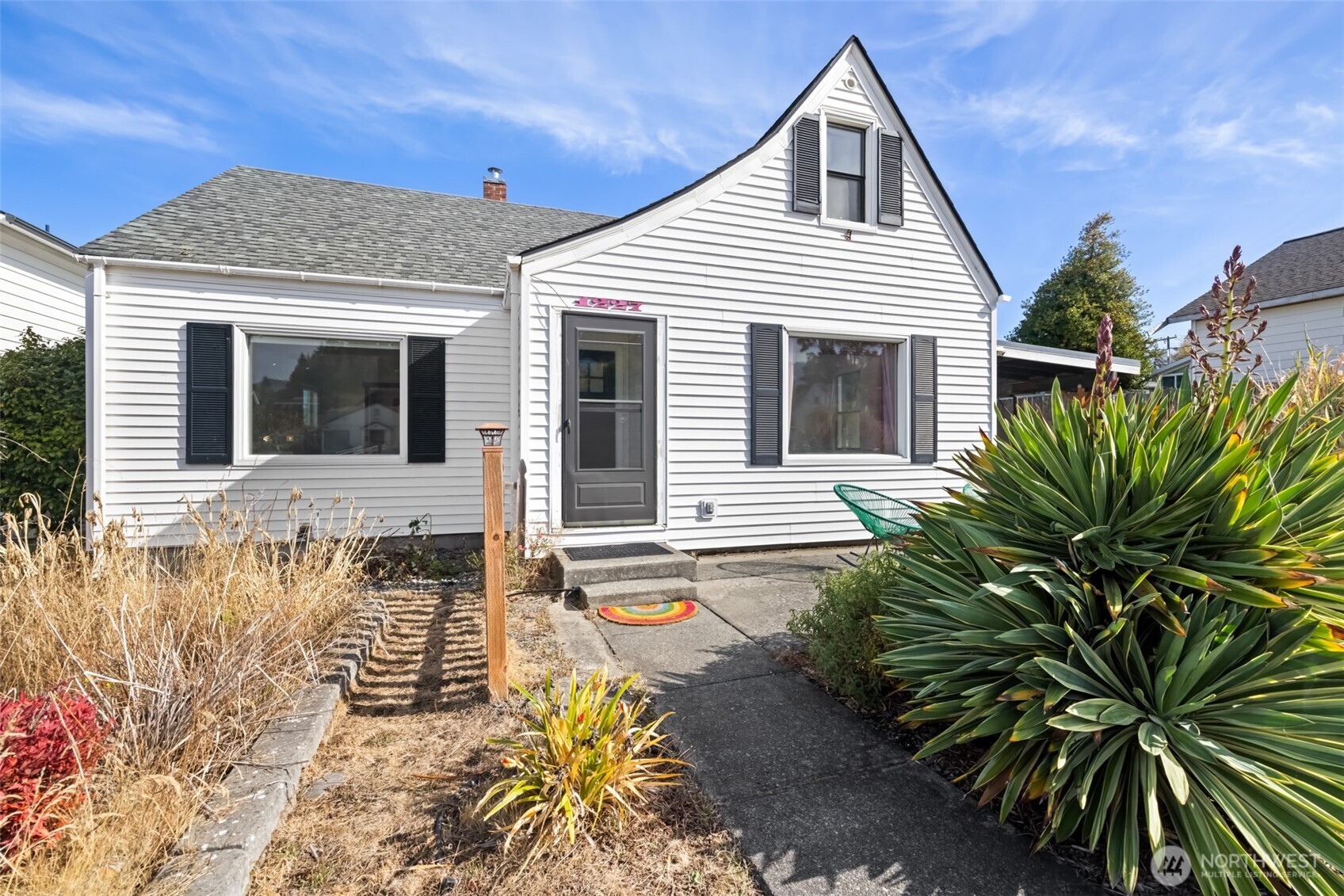 1227 E 4th Street Property Photo 4