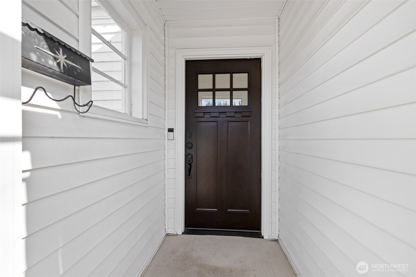1227 E 4th Street Property Photo 5