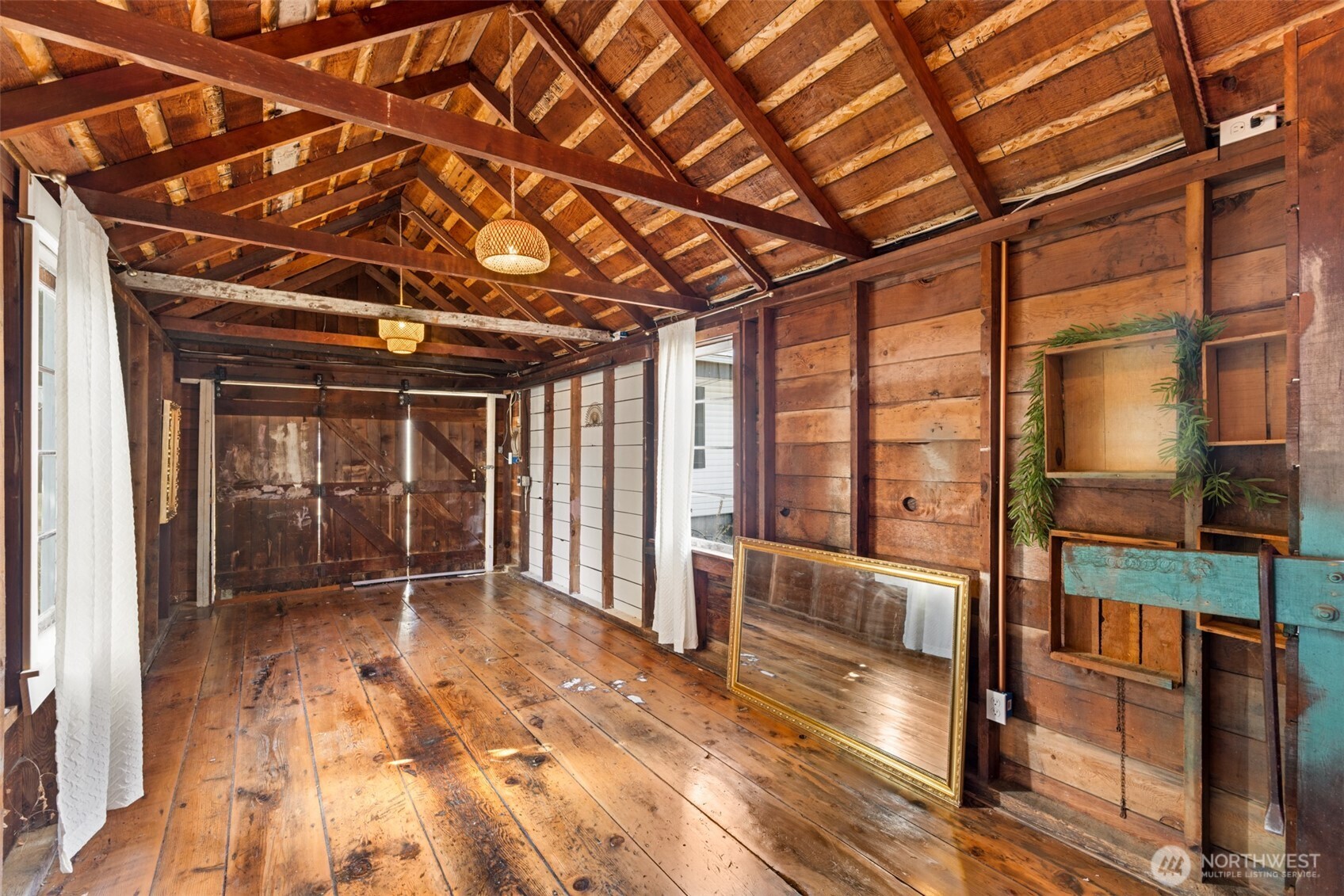 1227 E 4th Street Property Photo 38
