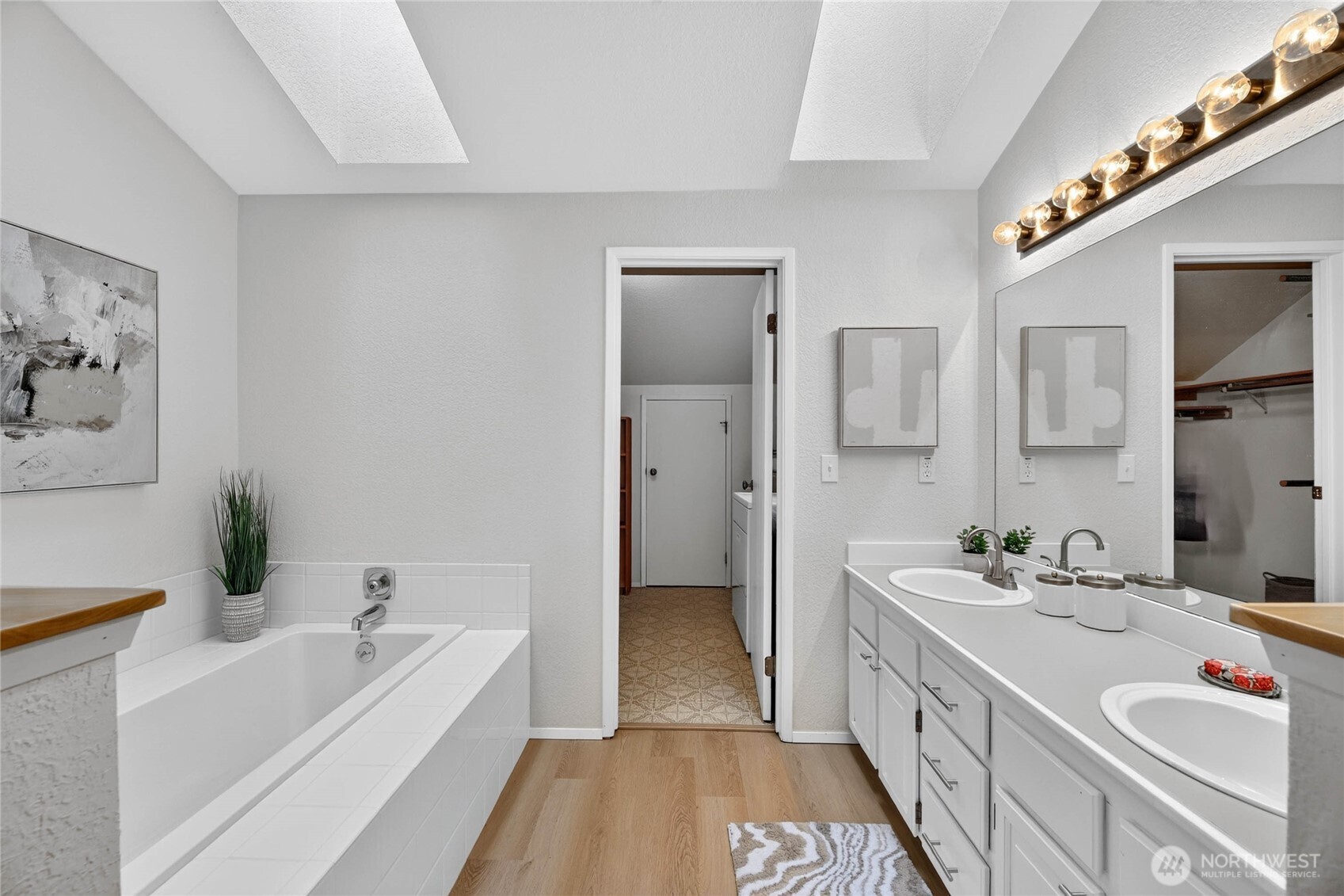 9738 Ashworth Avenue Property Photo 20