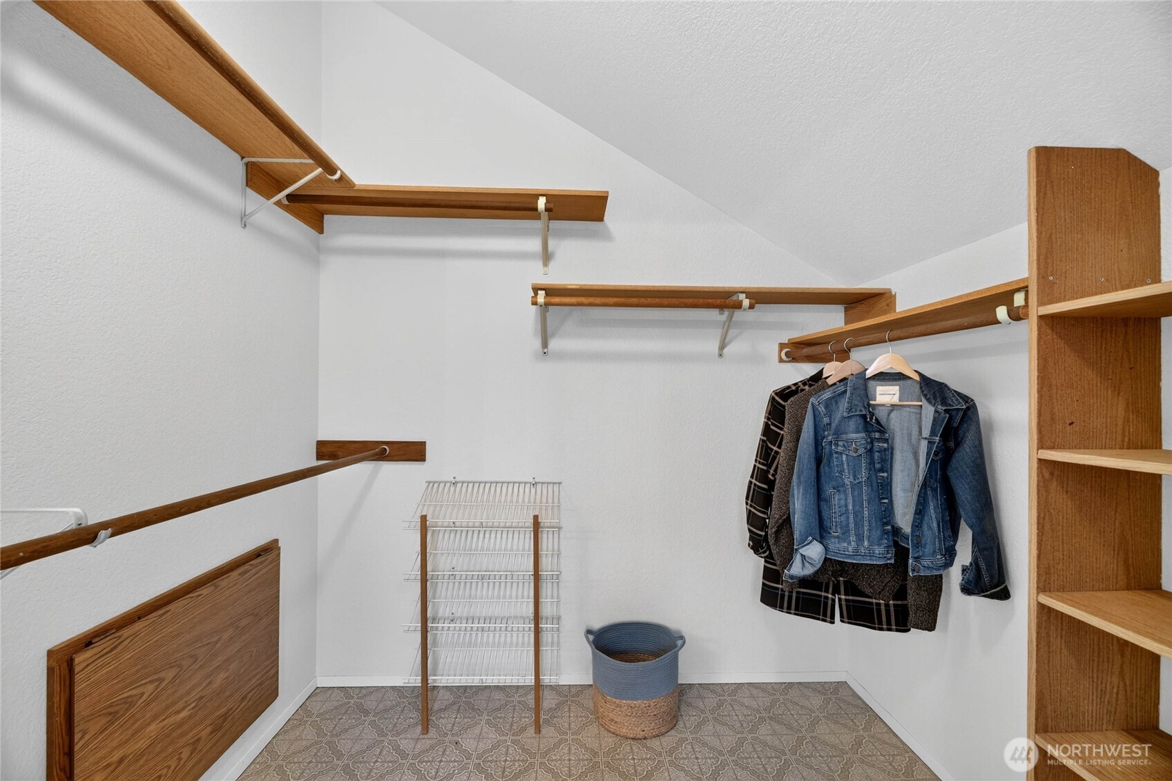 9738 Ashworth Avenue Property Photo 23