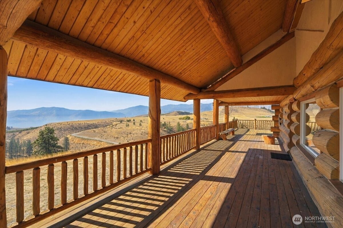 595 Chelan Trails Road Property Photo 10