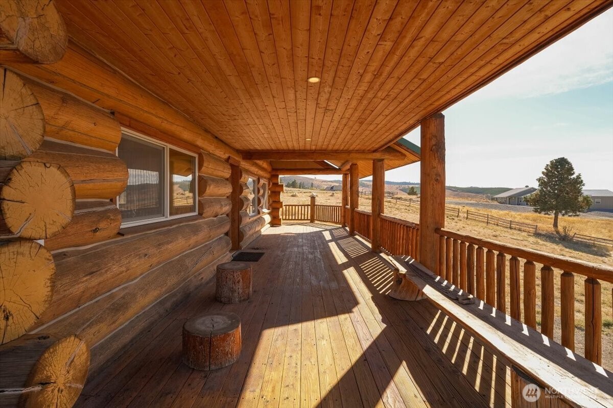 595 Chelan Trails Road Property Photo 13