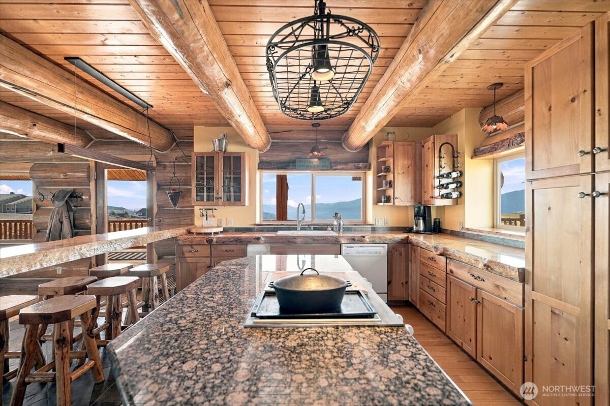 595 Chelan Trails Road Property Photo 16