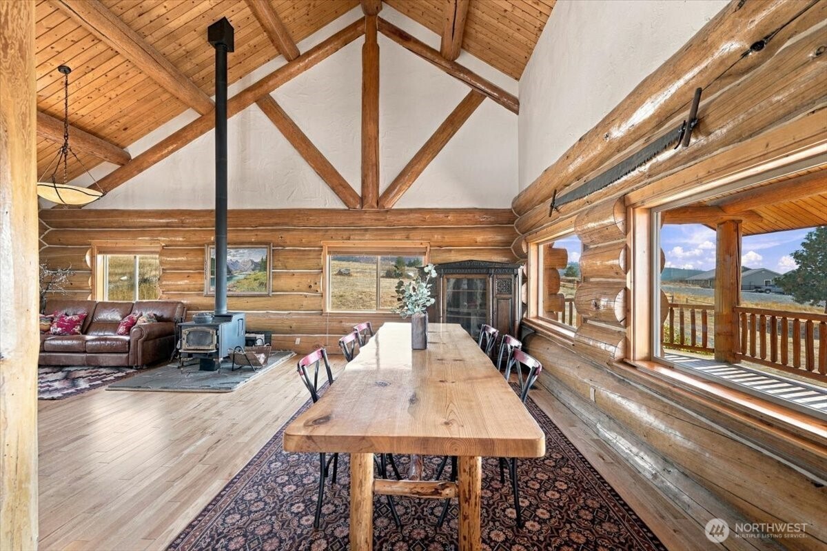 595 Chelan Trails Road Property Photo 18