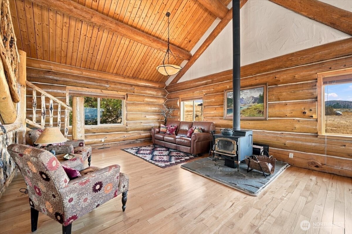 595 Chelan Trails Road Property Photo 20