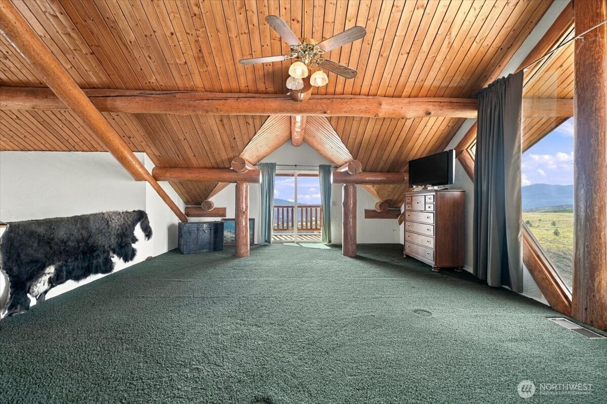 595 Chelan Trails Road Property Photo 24