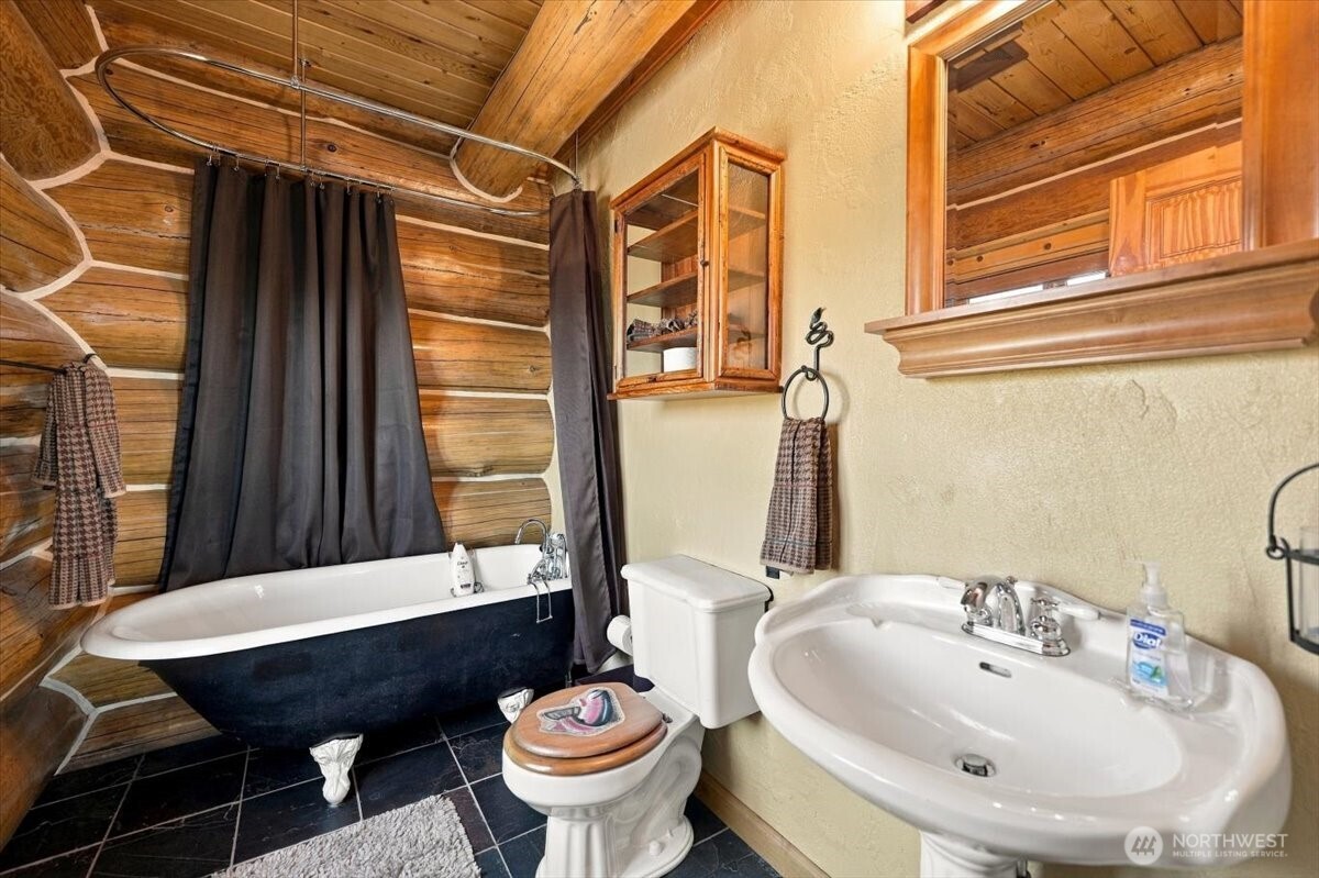 595 Chelan Trails Road Property Photo 27